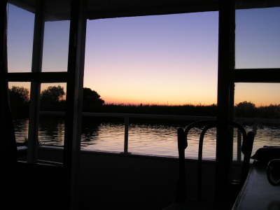 Light goes down ....